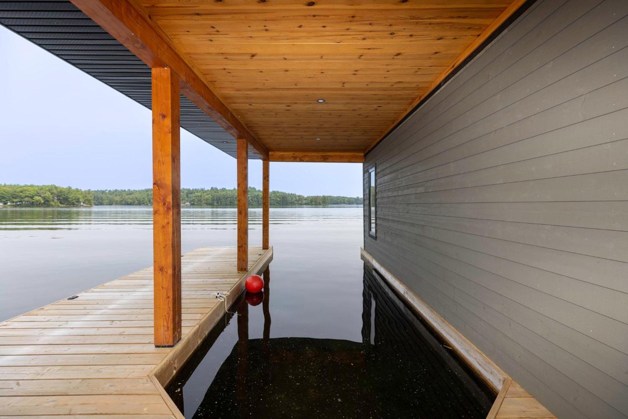 Tranquil Shores Mactier Exterior photo